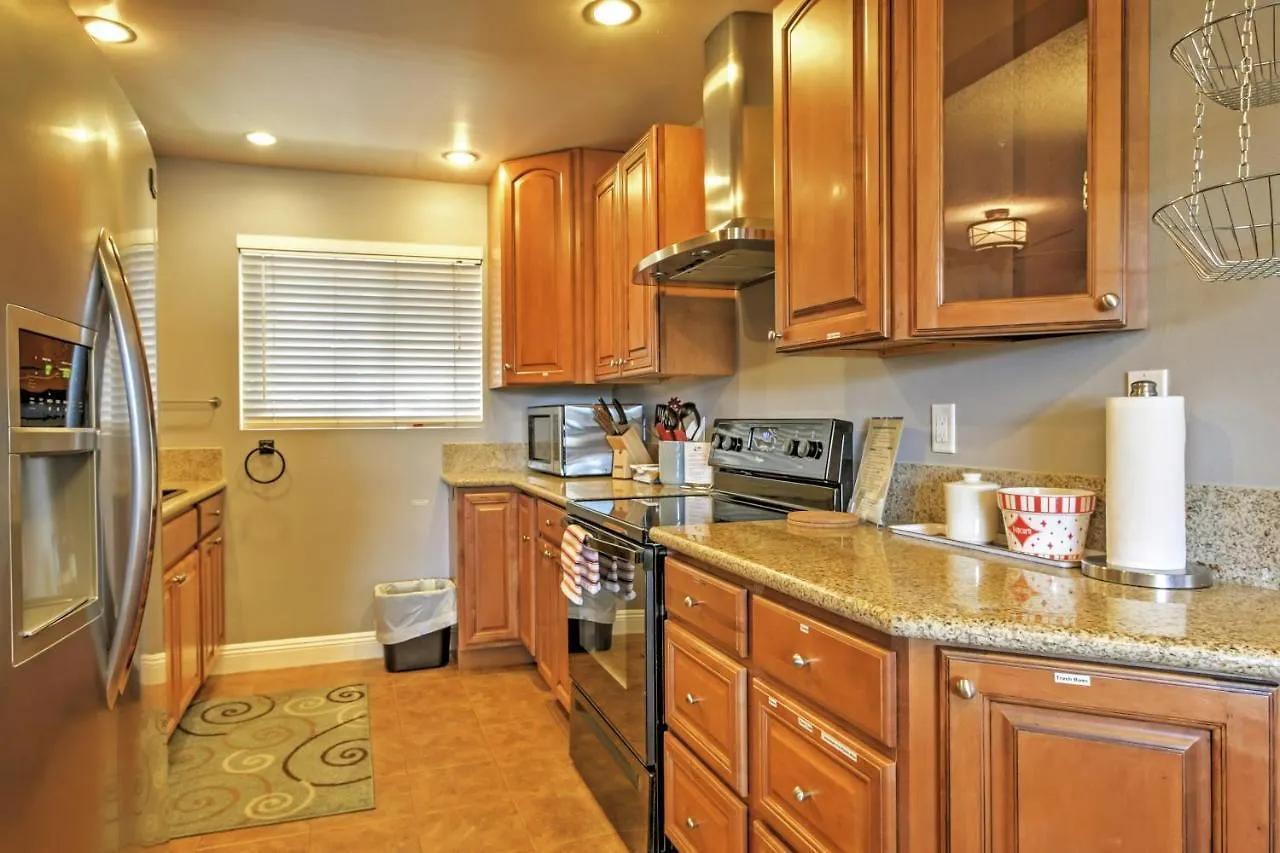 Long Beach Condo With Balcony About 2 Mi To Downtown! 0*, Long Beach United States